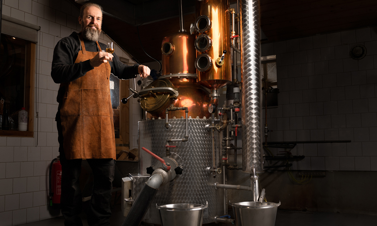 Bus Whisky Distillers