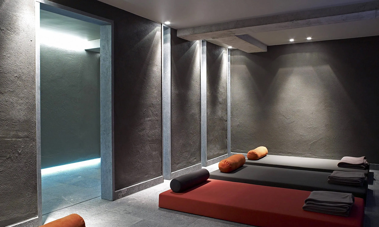 D-Hotel