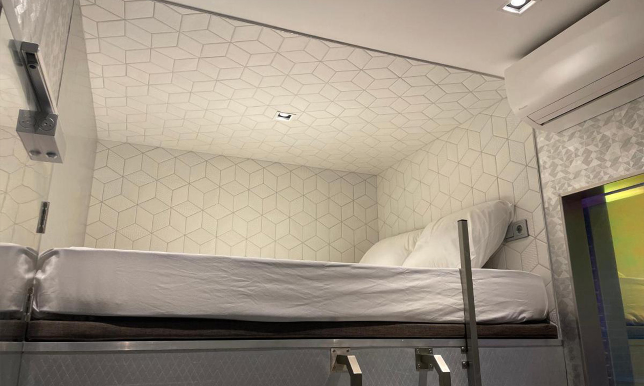 Diamond Capsule Hotel Amsterdam South