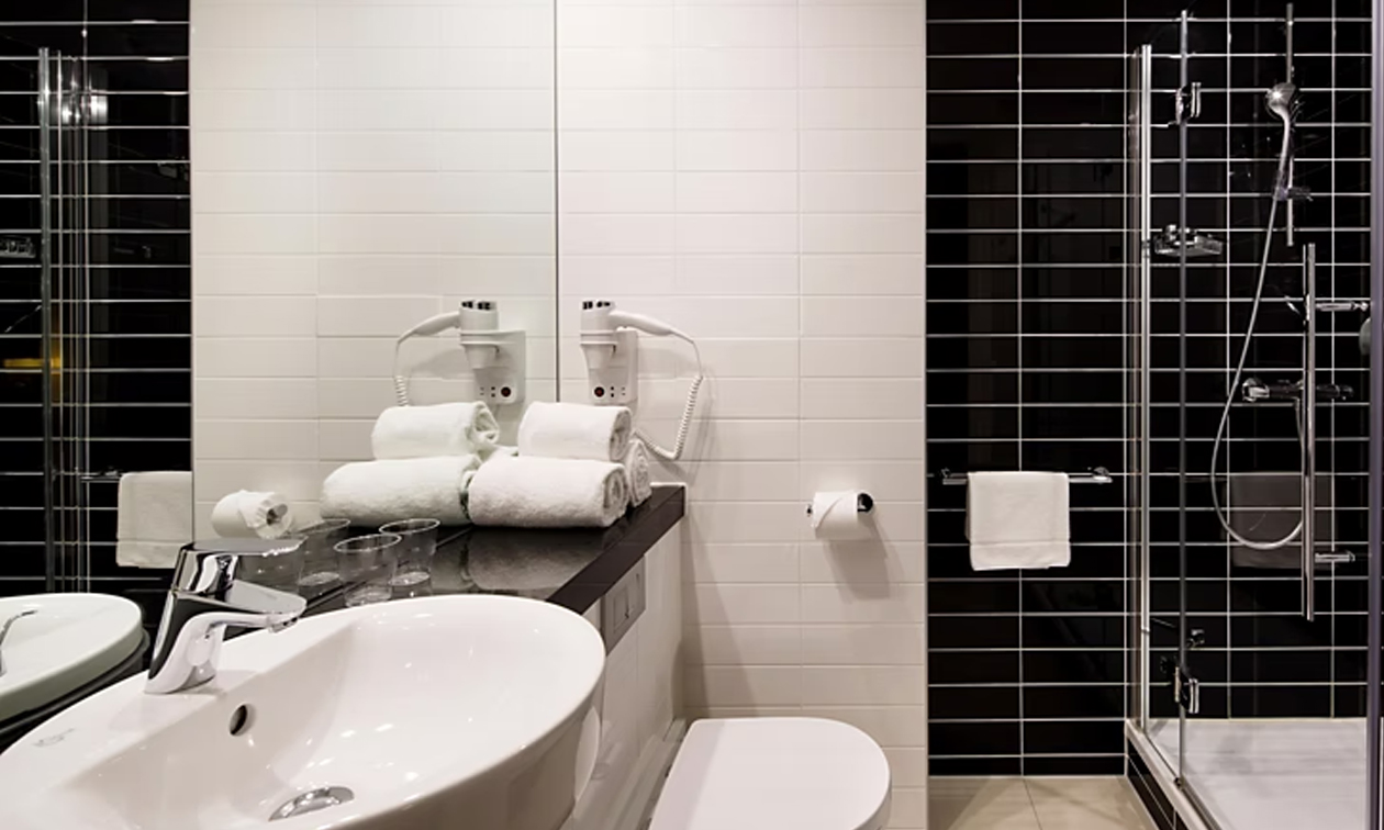 Holiday Inn Express Arena Towers