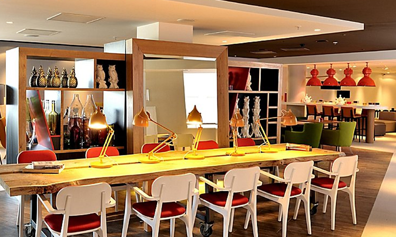 Holiday Inn Express Arena Towers