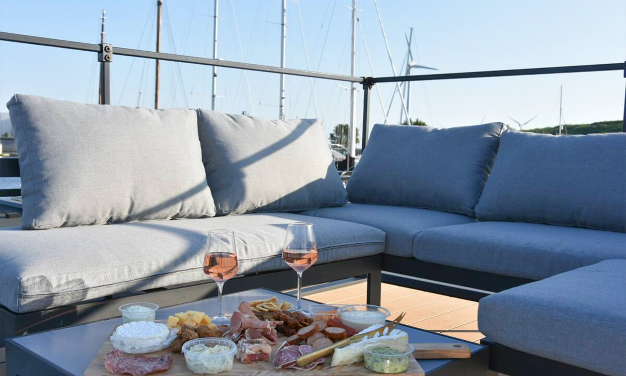 Luxury Houseboat Assendelft