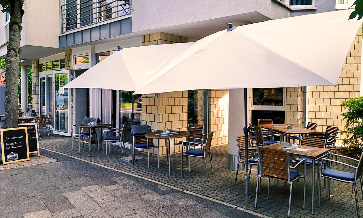 Nadjas Café