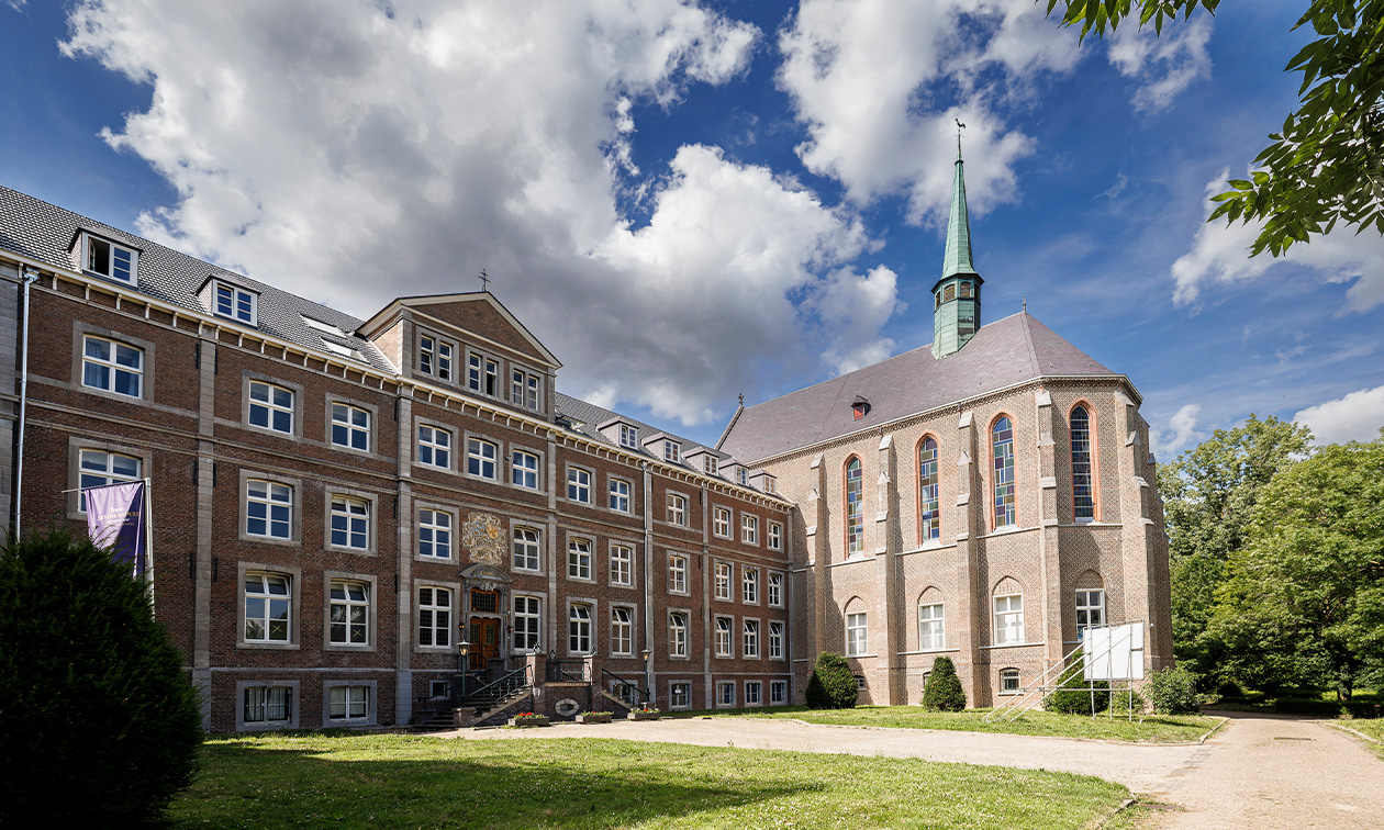 SEPHS Hotel