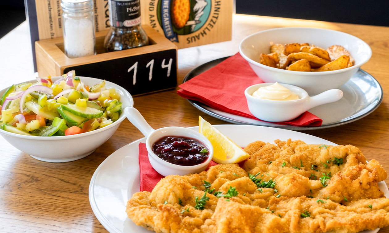 Tiroler Schnitzelhaus mit Biergarten Egmond aan Zee