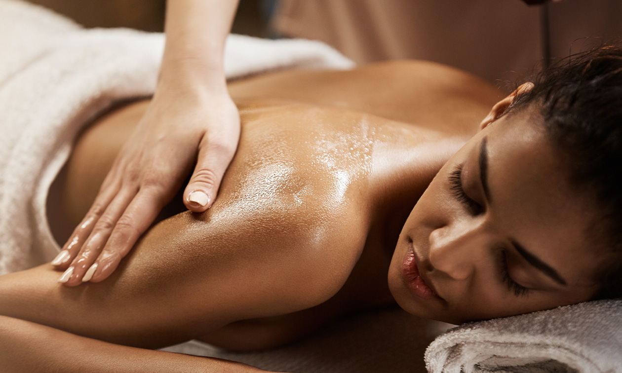 Massage naar keuze (60 of 120 min) + drankje naar keuze + evt. een scrub en sauna in Brussel