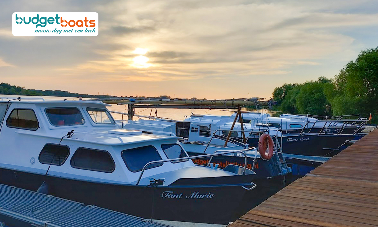 Huur motorboot (dagdeel) incl. brandstof op de Maasplassen voor 1 t/m 4 pers