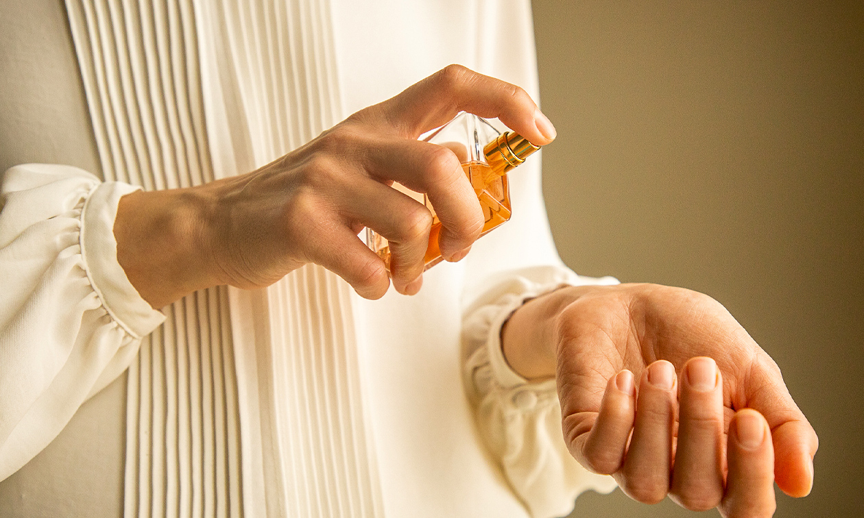 Workshop natuurlijk parfum maken (2,5 uur) + 2 zelfgemaakte producten Workshop natuurlijk parfum maken (2,5 uur) + 2 zelfgemaakte producten