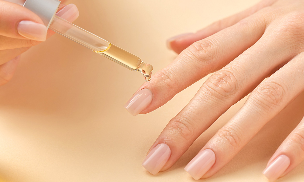 Manicurebehandeling + BIAB of gellak (50 min)