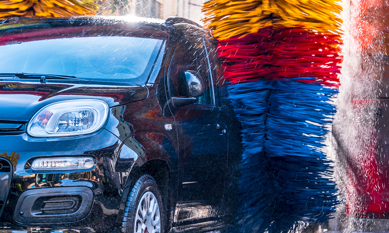 Innen- und / oder Außenreinigung für Dein Auto