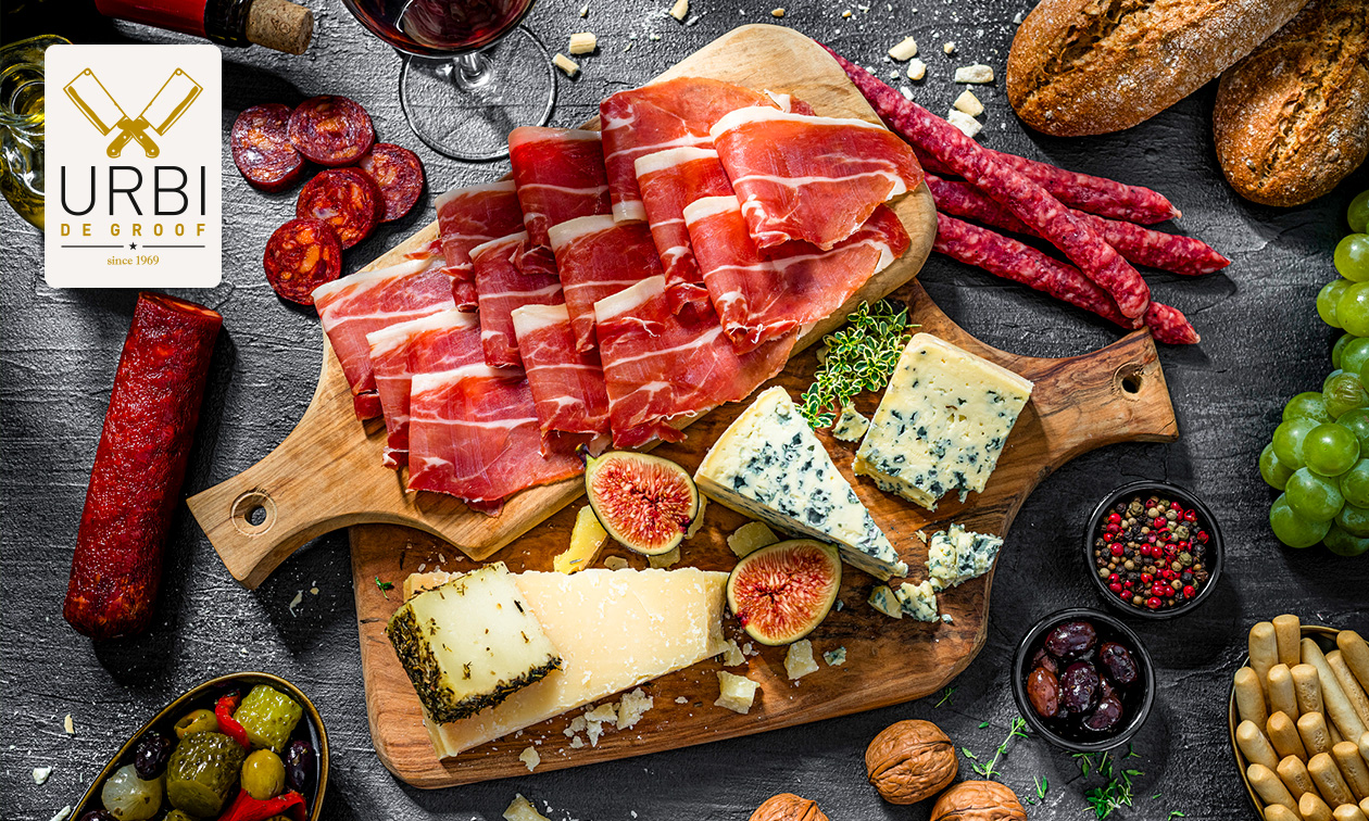 Zomerse luxe kaasplank, tapasplank of charcuterieplank voor afhaal bij Urbi Butcheries Dworp